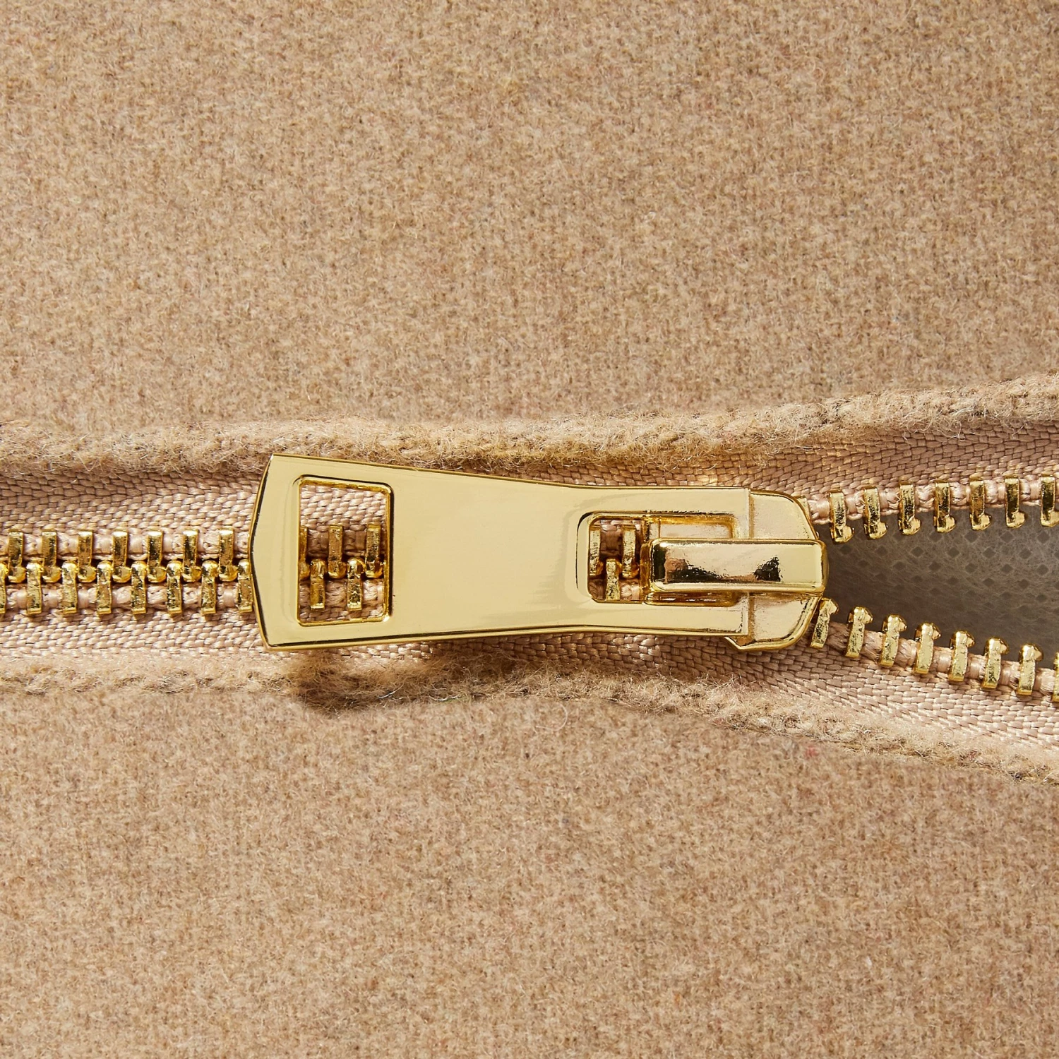 Frisco Faux Felt Reversible Modern Zipper Bolster Cat & Dog Bed 9 Frisco Faux Felt Reversible Modern Zipper Bolster Cat & Dog Bed - Image 7